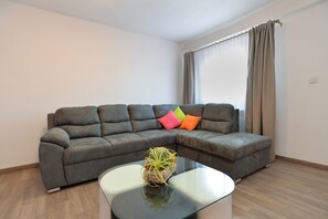 Standard Apartment, 2 Bedrooms (21495) | Living room