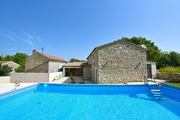 Seasonal outdoor pool