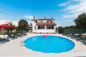Outdoor pool - Apartment 1816 (Barban)