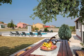 Outdoor dining - Apartment 1816 (Barban)