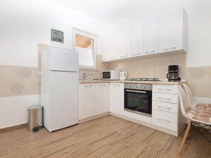 Standard-Apartment, 1 Schlafzimmer (21779) | Eigene Küche | Kühlschrank, Mikrowelle, Herdplatte, Wasserkocher