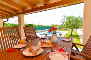 Outdoor dining - House 1833 (Rovinj)