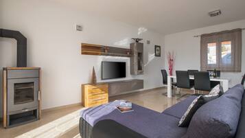 Standard House, 2 Bedrooms (22514) | Living area | Flat-screen TV