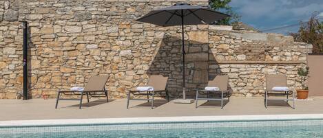 Piscina externa sazonal