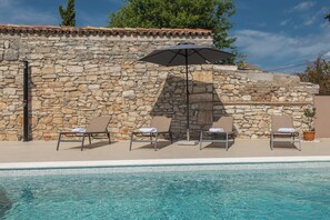 Piscina stagionale all'aperto