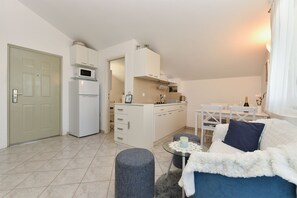 Standard Apartment, 2 Bedrooms (22683) | Living area | TV - Apartment 1860 (Medulin)