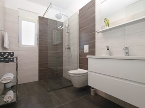 Casa estándar, 3 habitaciones (22912) | Baño | Regadera, secadora de cabello, toallas 