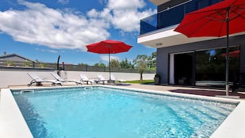 Seasonal outdoor pool