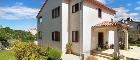 Majoituspaikan julkisivu