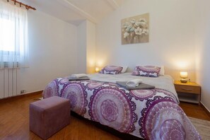 2 habitaciones, tabla de planchar con plancha y wifi gratis 