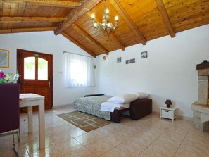 Standard Apartment, 1 Bedroom (23032) | 1 bedroom, iron/ironing board, free cribs/infant beds, free WiFi - Apartment 1876 (Kanfanar)