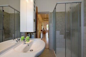 Standard Apartment, 2 Bedrooms (23047) | Bathroom sink - Apartment 1877 (Vodnjan)