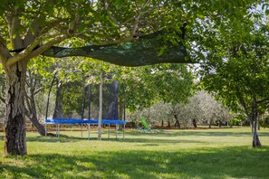 Area giochi per bambini (all'aperto)