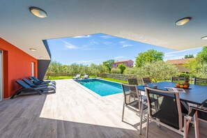 Sundeck