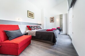 4 habitaciones, tabla de planchar con plancha y wifi gratis 