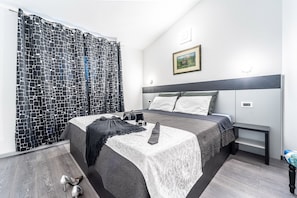 Standard House, 4 Bedrooms (23127) | 4 bedrooms, iron/ironing board, free WiFi, bed sheets