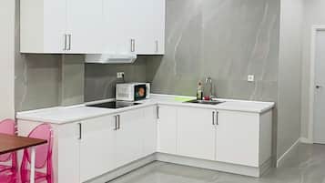 雪櫃、爐具、廚房用具/餐具/器皿