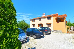 Free self-parking - Apartment 1890 (Marcana)