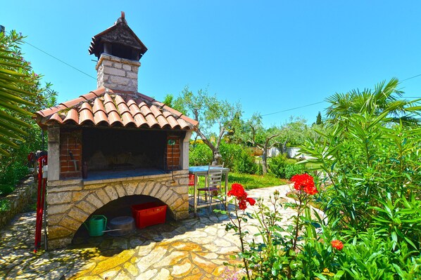 BBQ/picnic area - Apartment 1899 (Rovinj)