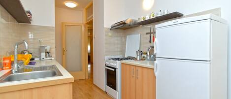 Departamento estándar, 2 habitaciones (23374) | Cocina privada | Refrigerador, horno, parrilla de estufa y lavavajillas