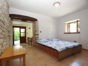 Standard House, 2 Bedrooms (23454) | Iron/ironing board, bed sheets - House 1909 (Zminj)