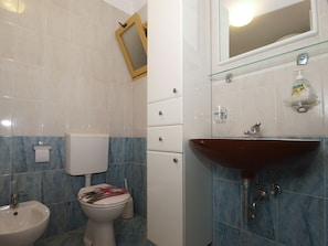 Standard Apartment, 2 Bedrooms (23623) | Bathroom