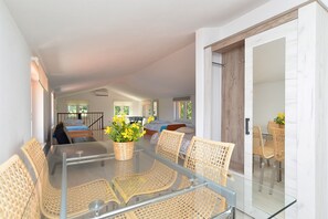 Standard Apartment, 3 Bedrooms (23672) | Living area | TV - House 1926 (Liznjan)