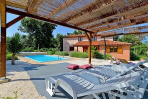 Standard Apartment, 3 Bedrooms (23672) | Terrace/patio - House 1926 (Liznjan)
