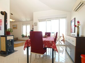 Standard Apartment, 2 Bedrooms (1932/31985) | Living area | TV - Apartment 1932 (Fazana)