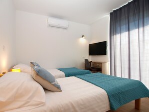 Standard House, 4 Bedrooms (24055) | 4 bedrooms, iron/ironing board, free WiFi, bed sheets - House 1939 (Pula)