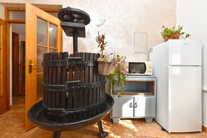 標準公寓, 1 間臥室 (24413) | 起居區 | 平面電視