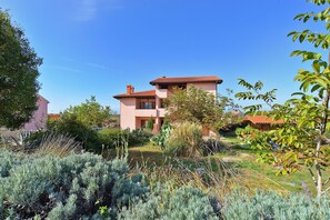 Exterior - Apartment 1945 (Bale)