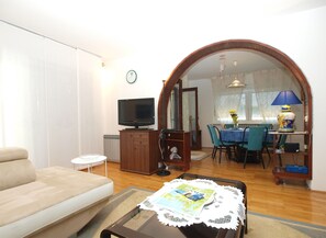 Standard House, 3 Bedrooms (24436) | Living area