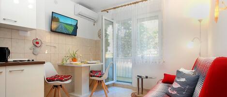 Standard Apartment, 1 Bedroom (24841) | Living area | TV