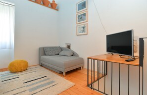 Standard House, 1 Bedroom (24881) | Television - House 1953 (Vodnjan)