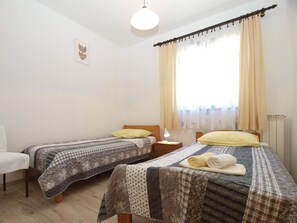 Standard Apartment, 2 Bedrooms (25900) | Free WiFi, bed sheets - Apartment 1965 (Pula)