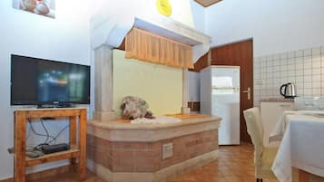 Apartemen Standar, 1 kamar tidur (25899) | Area keluarga | TV