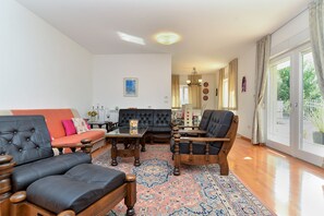 Standard Apartment, 1 Bedroom (25994) | Living area | TV - Apartment 1966 (Umag)