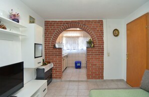Standard Apartment, 2 Bedrooms (26592) | Living area - Apartment 1976 (Vodnjan)
