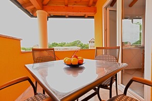 Standard-Apartment, 2 Schlafzimmer (27397) | Balkon