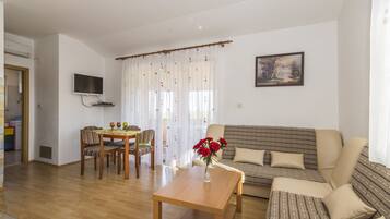 Standard Apartment, 1 Bedroom (27393) | Living area