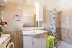 Departamento estándar, 1 habitación (27393) | Lavabo en el baño