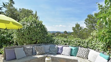 Villa | Balcony