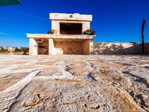 House | Property amenity - Charming Holiday Home With Private Swimming Pool, Big Garden, Near the Sea (Privlaka)