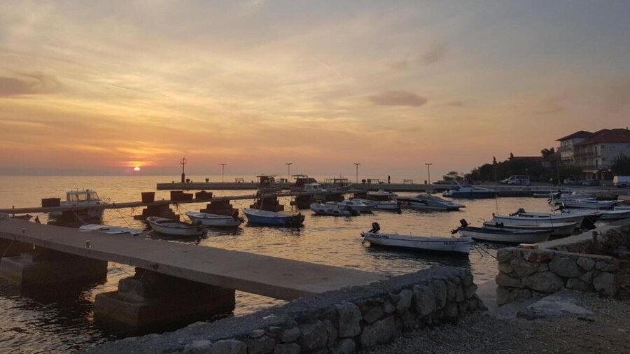 Nice Apartment With Private Roofed Terrace, Near the Sea and National Park