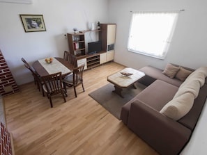 Apartment | Dining - Nice Apartment With Private Roofed Terrace, Near the Sea and National Park (Starigrad)