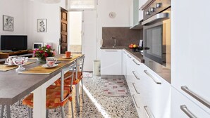 Unclassified image, 5 of 40, button - Delightful Villa With Garden (San Siro)