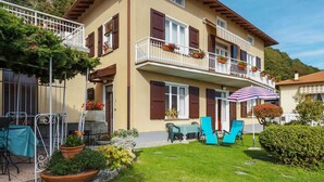 Unclassified image, 3 of 40, button - Delightful Villa With Garden (San Siro)