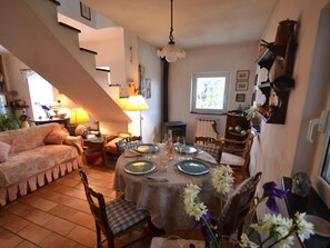 Villa | Dining