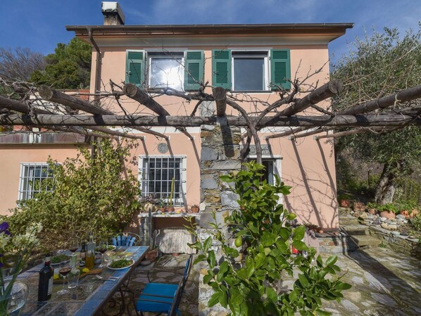 Villa | Exterior